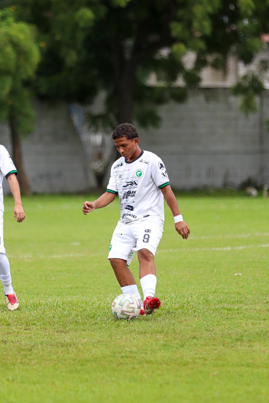 Juventud con hambre: la Intermedia arrancó con goleada 9-1 a CD Cascadas
