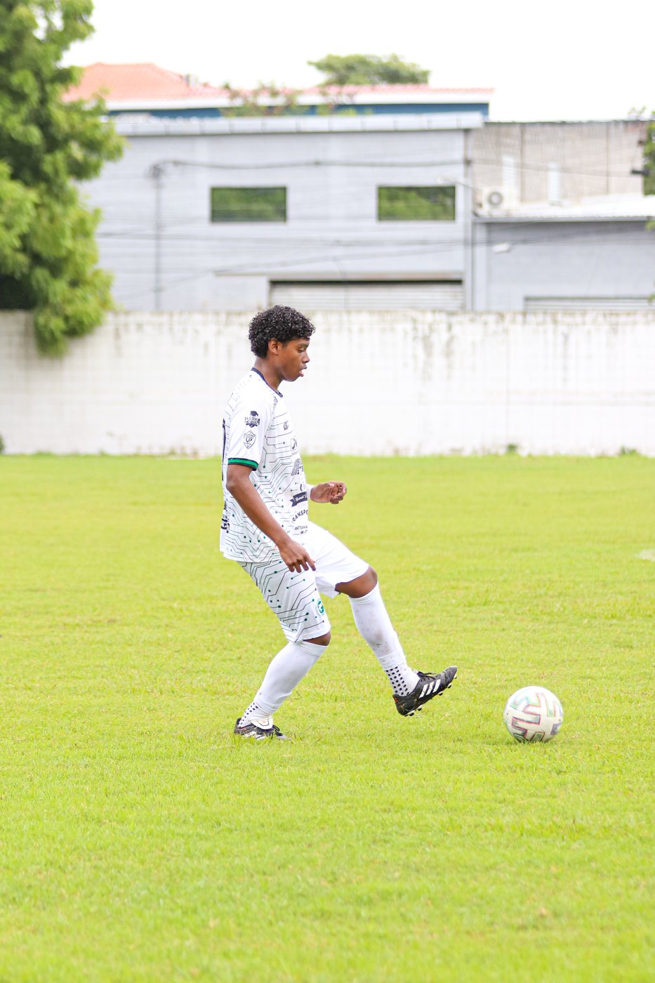 Juventud con hambre: la Intermedia arrancó con goleada 9-1 a CD Cascadas