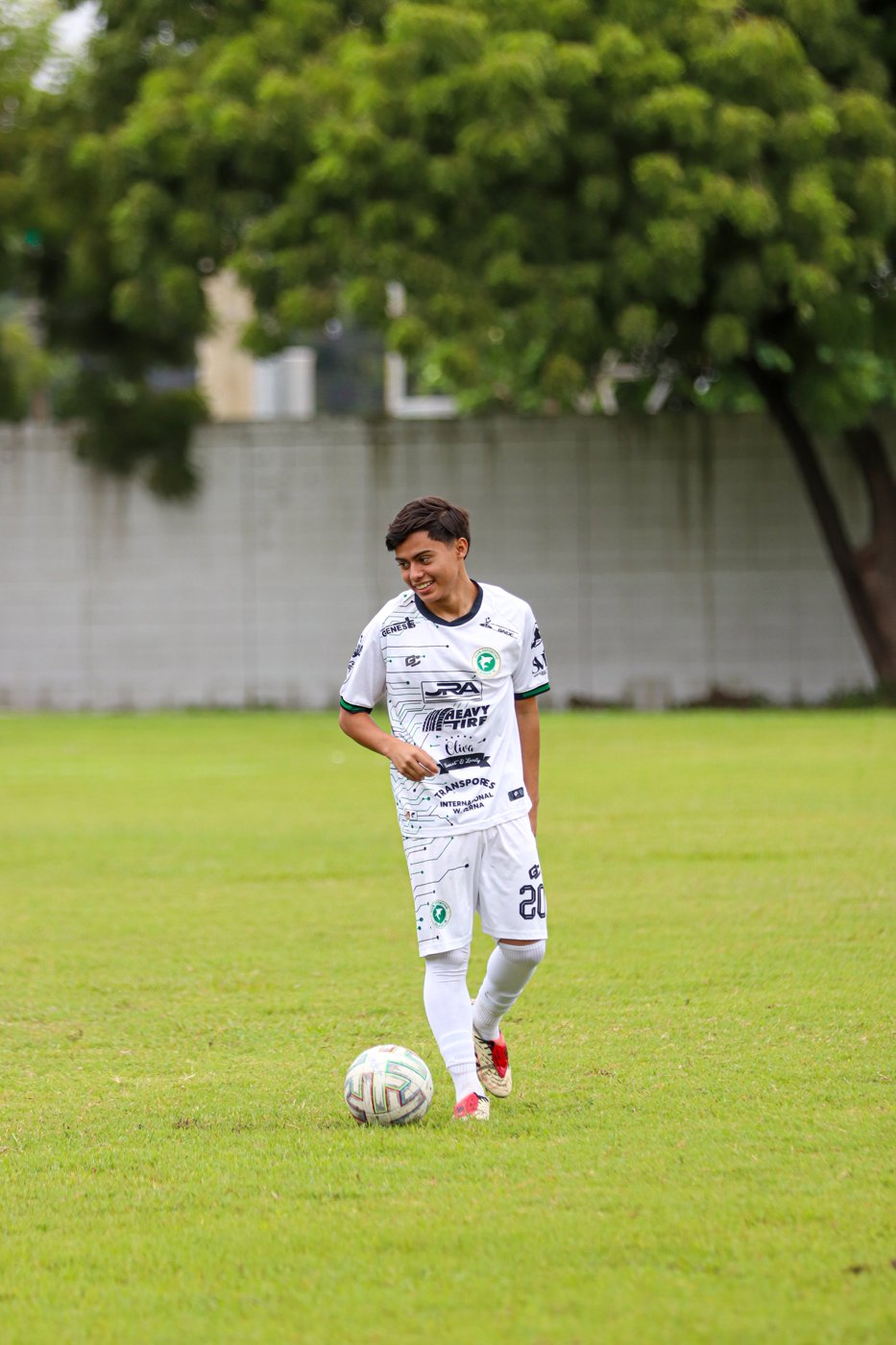Juventud con hambre: la Intermedia arrancó con goleada 9-1 a CD Cascadas